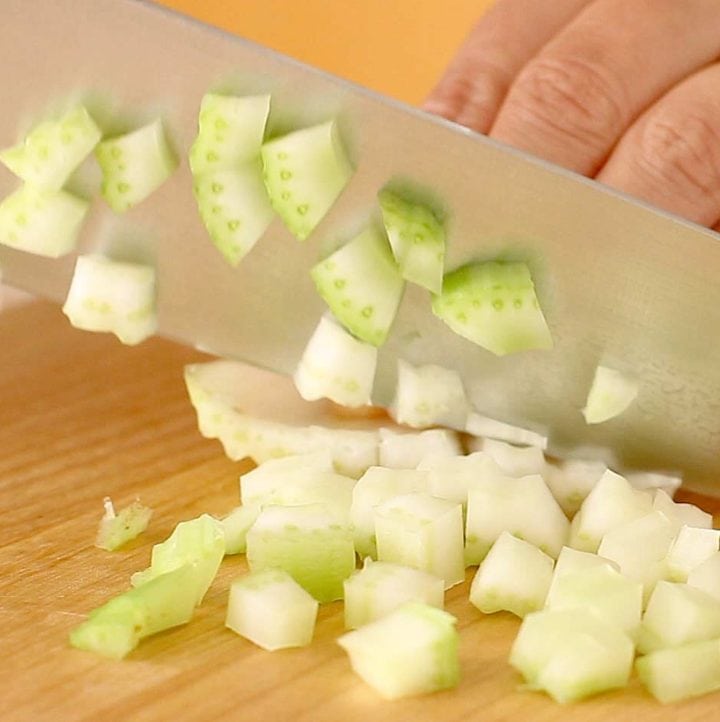 <strong>⑤</strong> dice celery